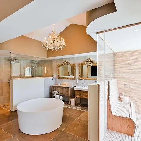Hotel Le Hameau Des Pesquiers Ecolodge&spa, Curio Collection By Hilton Hyères