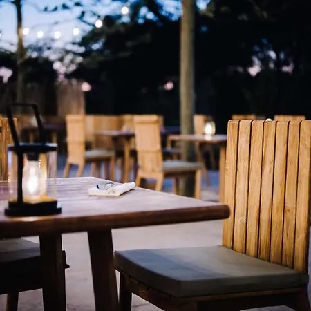 Le Hameau Des Pesquiers Ecolodge&spa, Curio Collection By Hilton Hotel