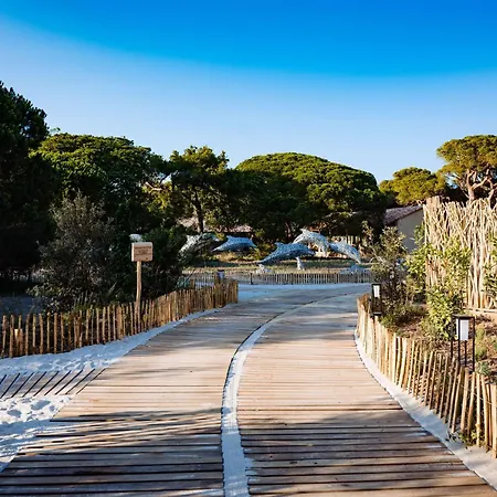 Le Hameau Des Pesquiers Ecolodge&spa, Curio Collection By Hilton