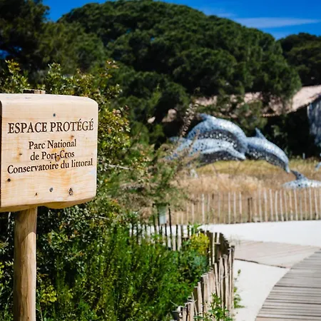 Le Hameau Des Pesquiers & Spa, Curio Collection By Hilton Ξενοδοχείο 5*