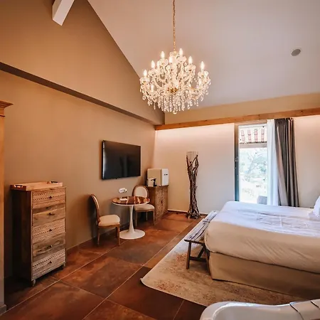 Le Hameau Des Pesquiers & Spa, Curio Collection By Hilton Hotell 5*