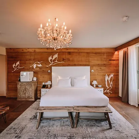 Le Hameau Des Pesquiers & Spa, Curio Collection By Hilton 5*