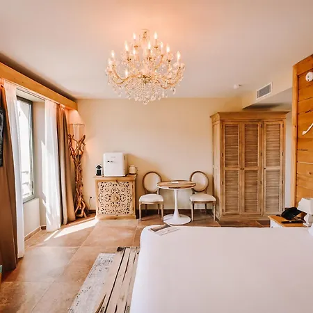 Le Hameau Des Pesquiers & Spa, Curio Collection By Hilton Hotell 5*