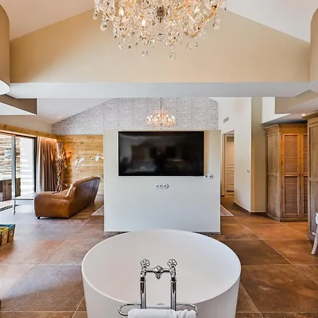 Le Hameau Des Pesquiers & Spa, Curio Collection By Hilton 5* Hyères