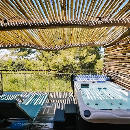 Le Hameau Des Pesquiers & Spa, Curio Collection By Hilton Hotel 5*