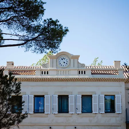 Hotel Le Hameau Des Pesquiers & Spa, Curio Collection By Hilton Hyeres