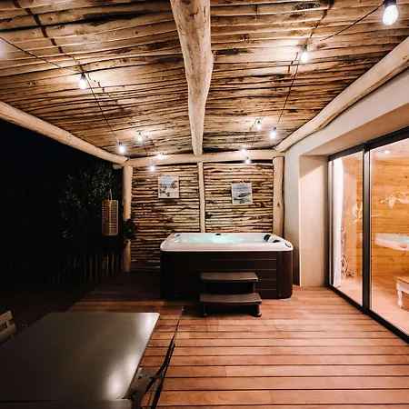 Le Hameau Des Pesquiers & Spa, Curio Collection By Hilton Ξενοδοχείο