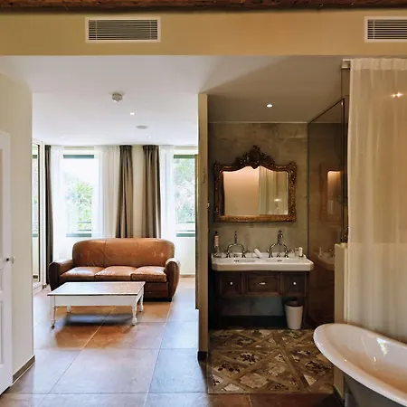 Le Hameau Des Pesquiers & Spa, Curio Collection By Hilton Hyères