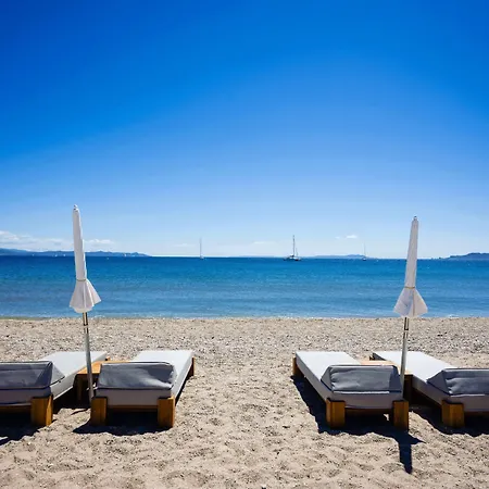 Hotel Le Hameau Des Pesquiers & Spa, Curio Collection By Hilton Hyeres