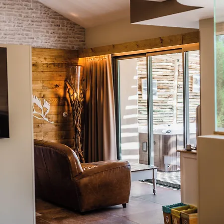 Le Hameau Des Pesquiers & Spa, Curio Collection By Hilton 5*
