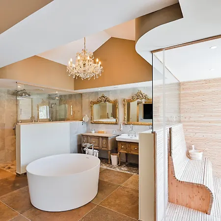 Ξενοδοχείο Le Hameau Des Pesquiers & Spa, Curio Collection By Hilton Ιέρ